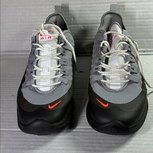 Nike Air Max Men's Black, Gray, and White Sneakers SKU AA2146-001 USED (not box)